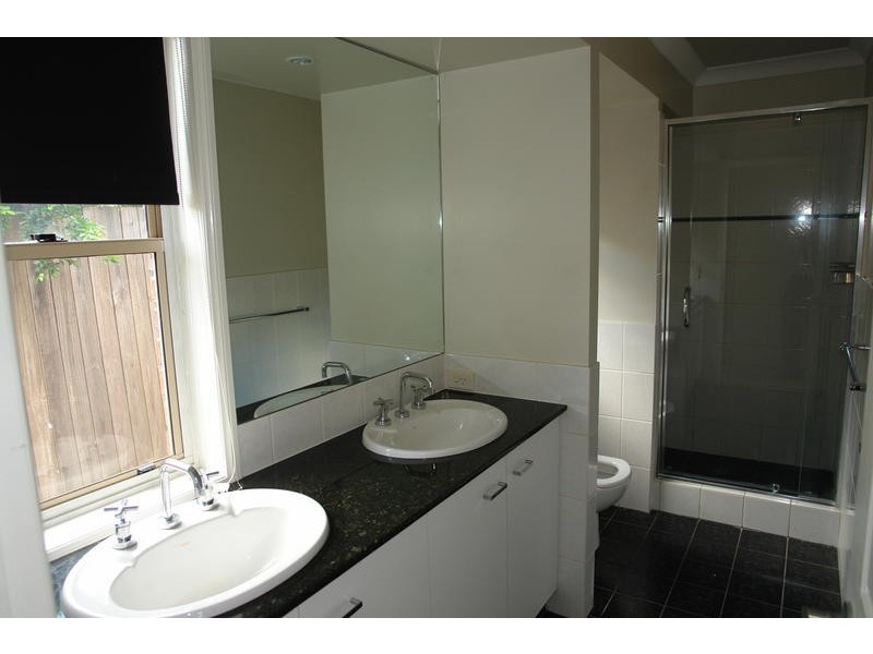 37 Gibson Cr, Bellbowrie QLD 4070